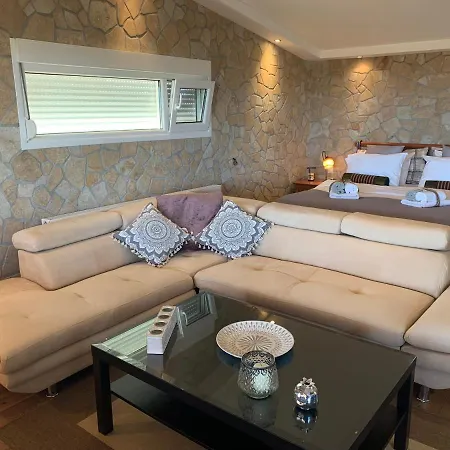 Doormat# Wait 'n Sea, Jacuzzi, Luxury Stone House Lägenhet