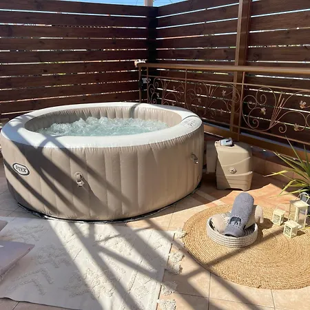 Doormat# Wait 'n Sea, Jacuzzi, Luxury Stone House Lägenhet *